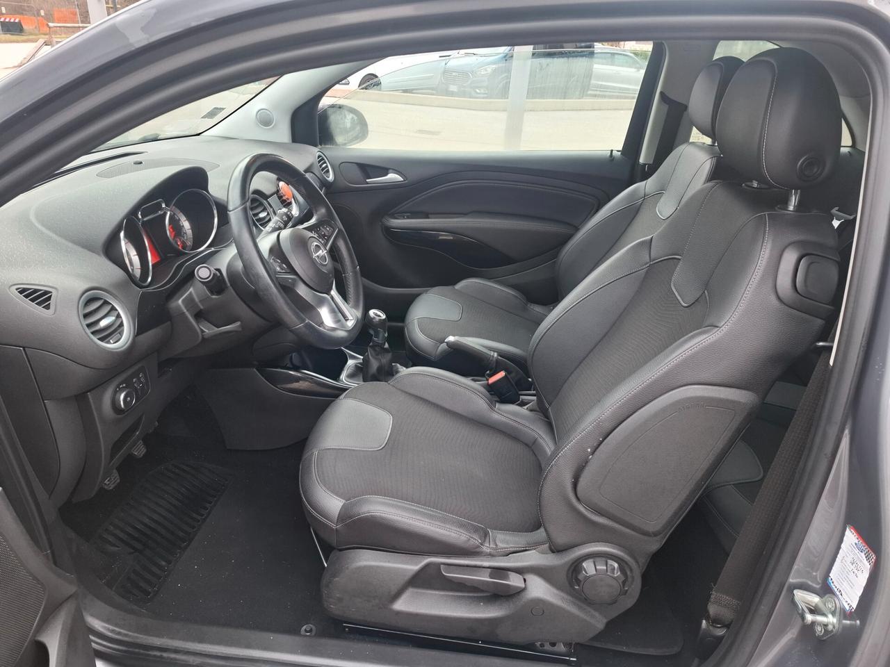 Opel Adam 1.2 70 CV anno 2016 90.000km