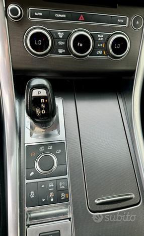 LAND ROVER Range Rover Sport 3.0 TDV6 HSE Dynami