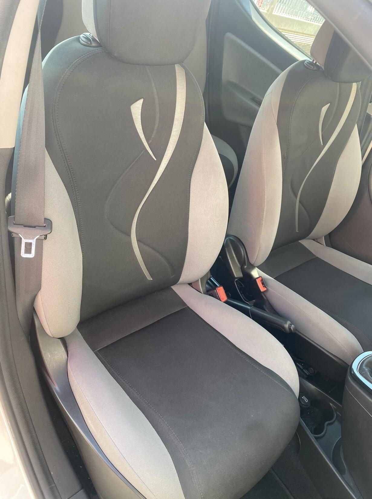 Lancia Ypsilon 1.2 69CV