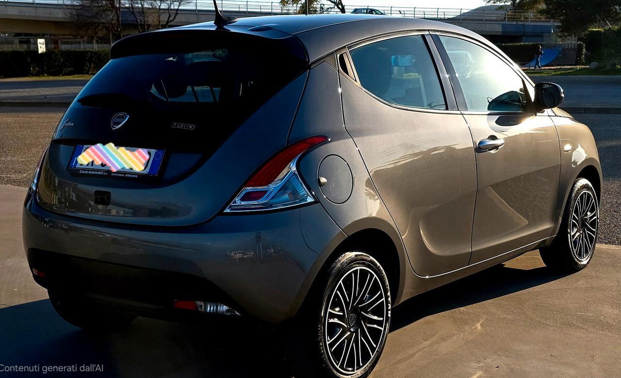 Lancia Ypsilon 1.0 FireFly 5 porte S&S Hybrid Gold