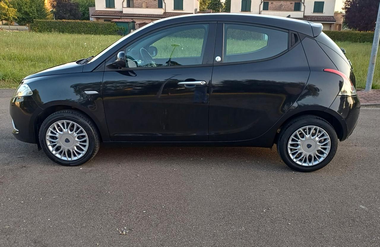 Lancia Ypsilon 1.2 69 CV 5 porte GPL Ecochic Gold