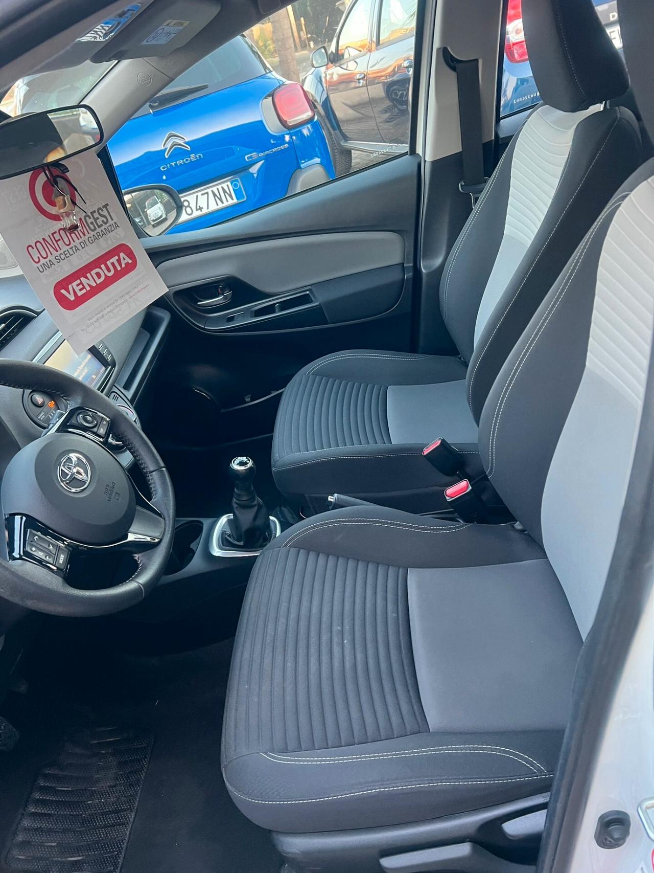 Toyota Yaris 1.0 72 CV 5 porte Lounge
