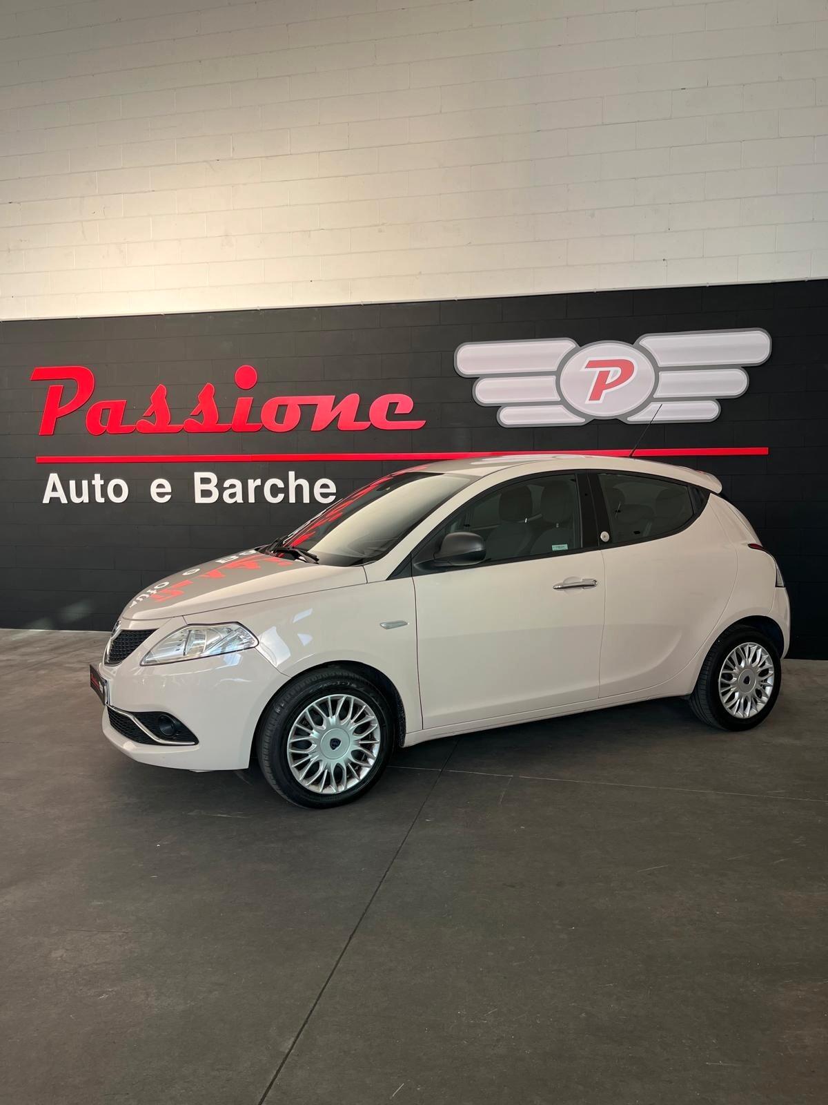 Lancia Ypsilon 1.2 69 CV 5 porte GPL Ecochic Silver