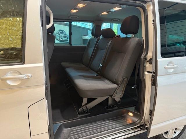 Volkswagen Caravelle 2.0 TDI 204CV DSG 4 Motion Comfortline N1