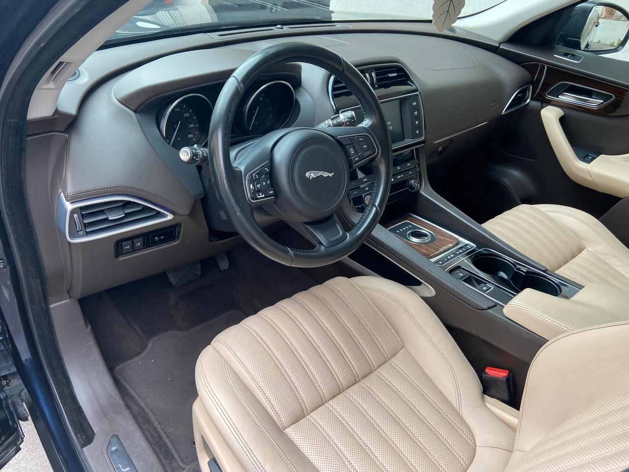 Jaguar F-Pace 2.0 D 180 CV AWD aut. Prestige