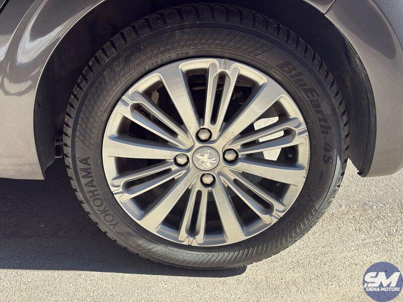 Peugeot 208 Active BlueHDi 75cv