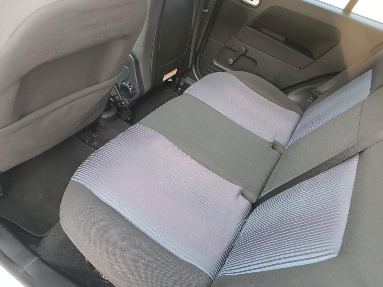 Ford Fusion 1.4 benzina garanzia