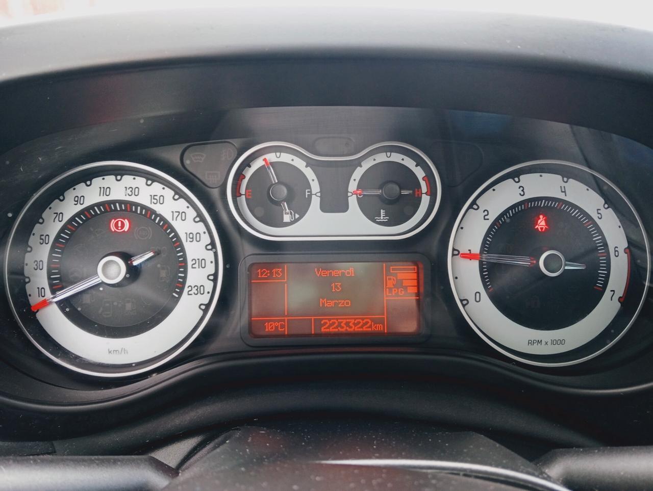 Fiat 500L 1.4 T-Jet 120 CV GPL Pop Star