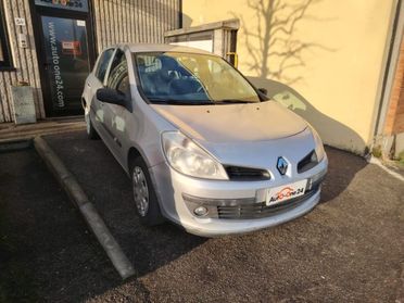 RENAULT Clio 1.2 16V 5 porte Le Iene NEOPATENTATI