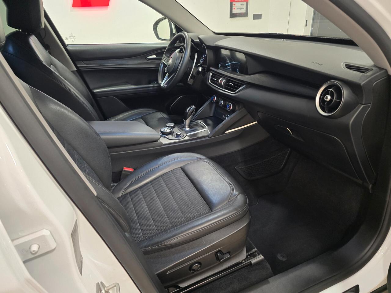 Alfa Romeo Stelvio 2.2 Turbodiesel 210 CV AT8 Q4 Super
