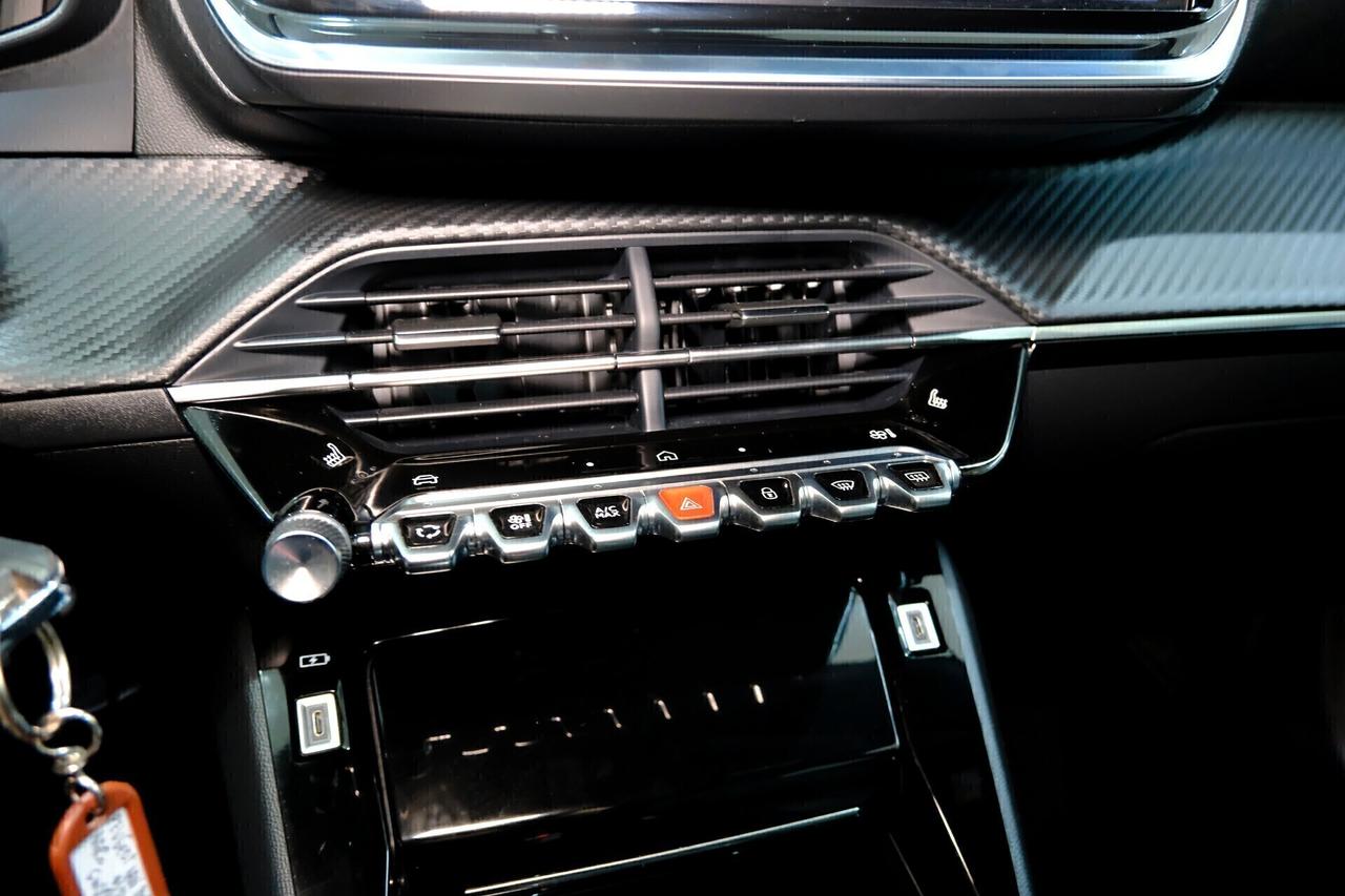 PEUGEOT 2008 1200 T 100cv ALLURE COCKPIT 3D
