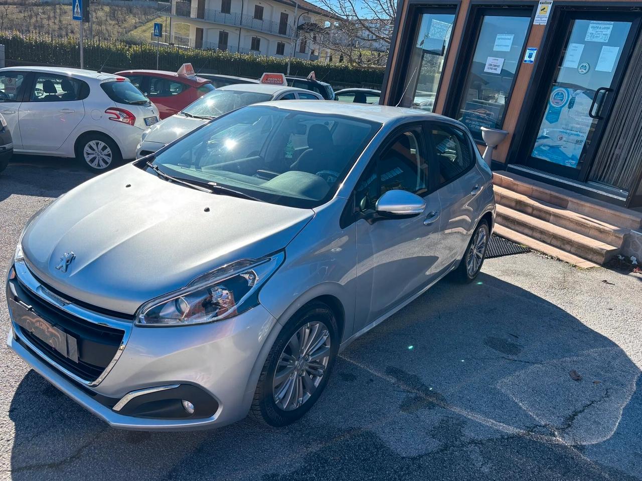Peugeot 208 BlueHDi 75 5 porte Allure