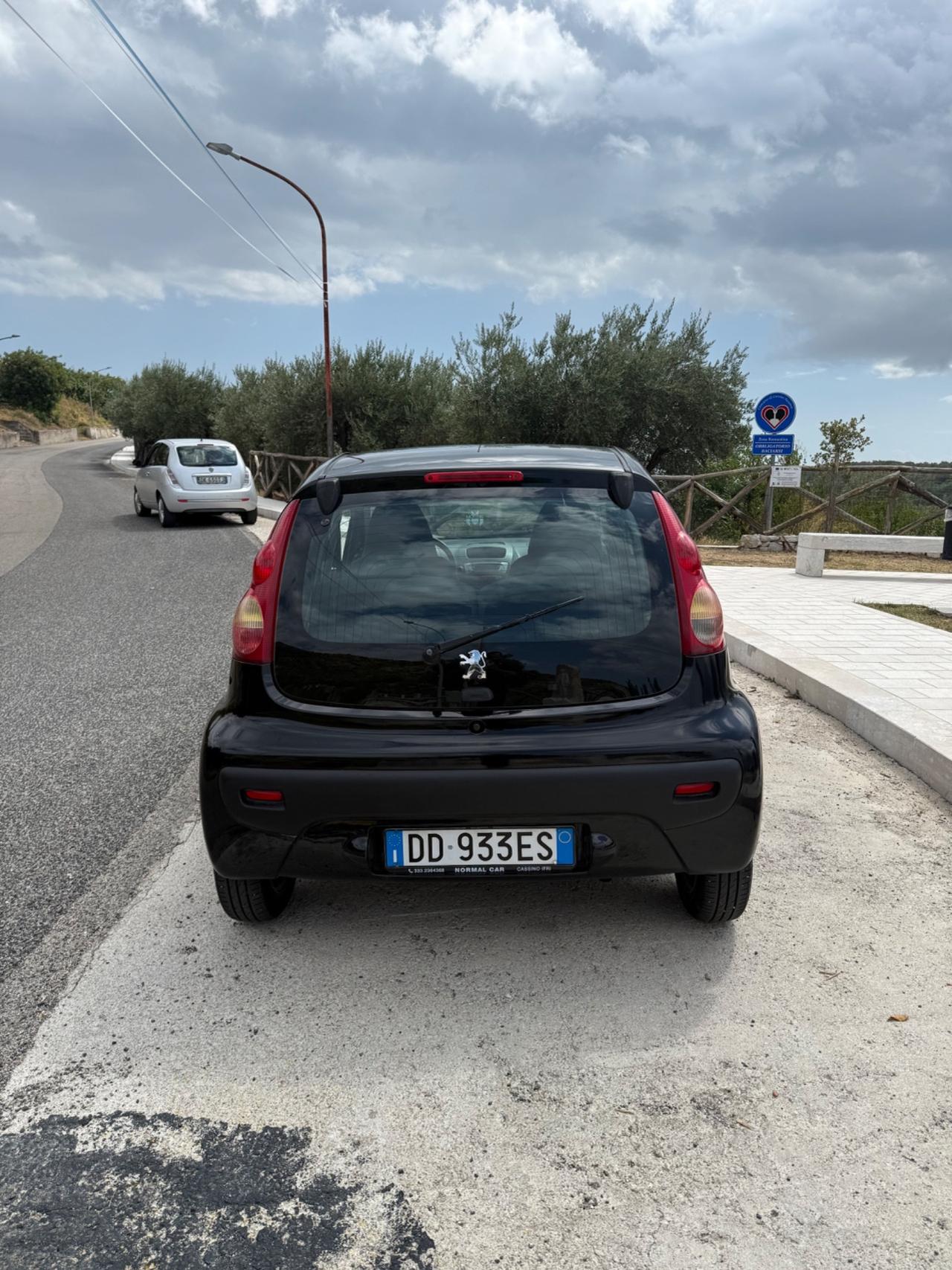 Peugeot 107 1.0 68CV 5p. Sweet Years ok neop.