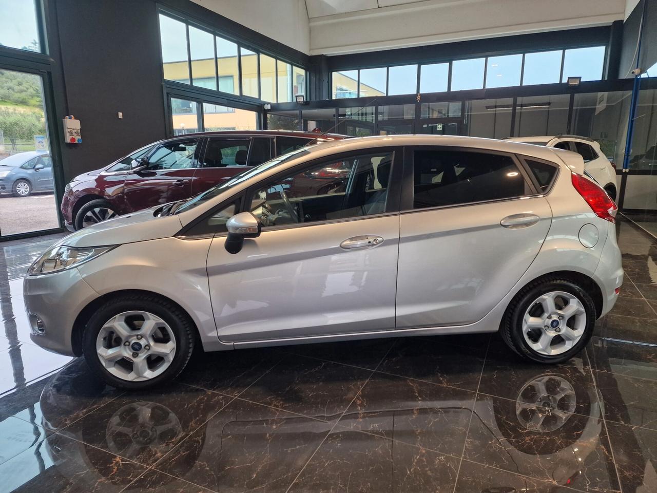 Ford Fiesta 1.4 b, AUTOMATICO GUIDABILE DA DISABILI.