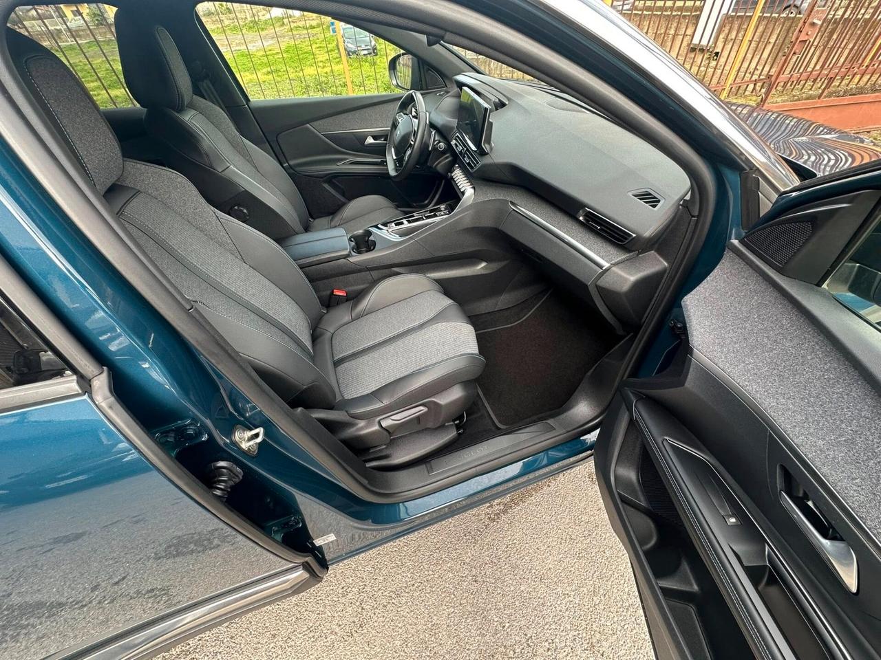 Peugeot 3008 BlueHDi 130 S&S EAT8 Allure Pack