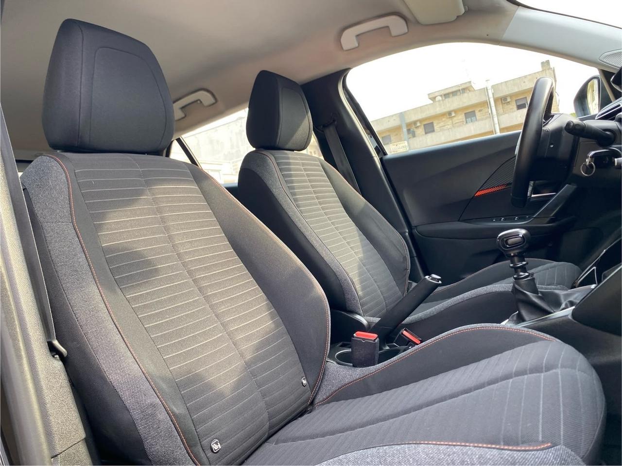 Peugeot 2008 BlueHDi 100 S&S Allure Total Black