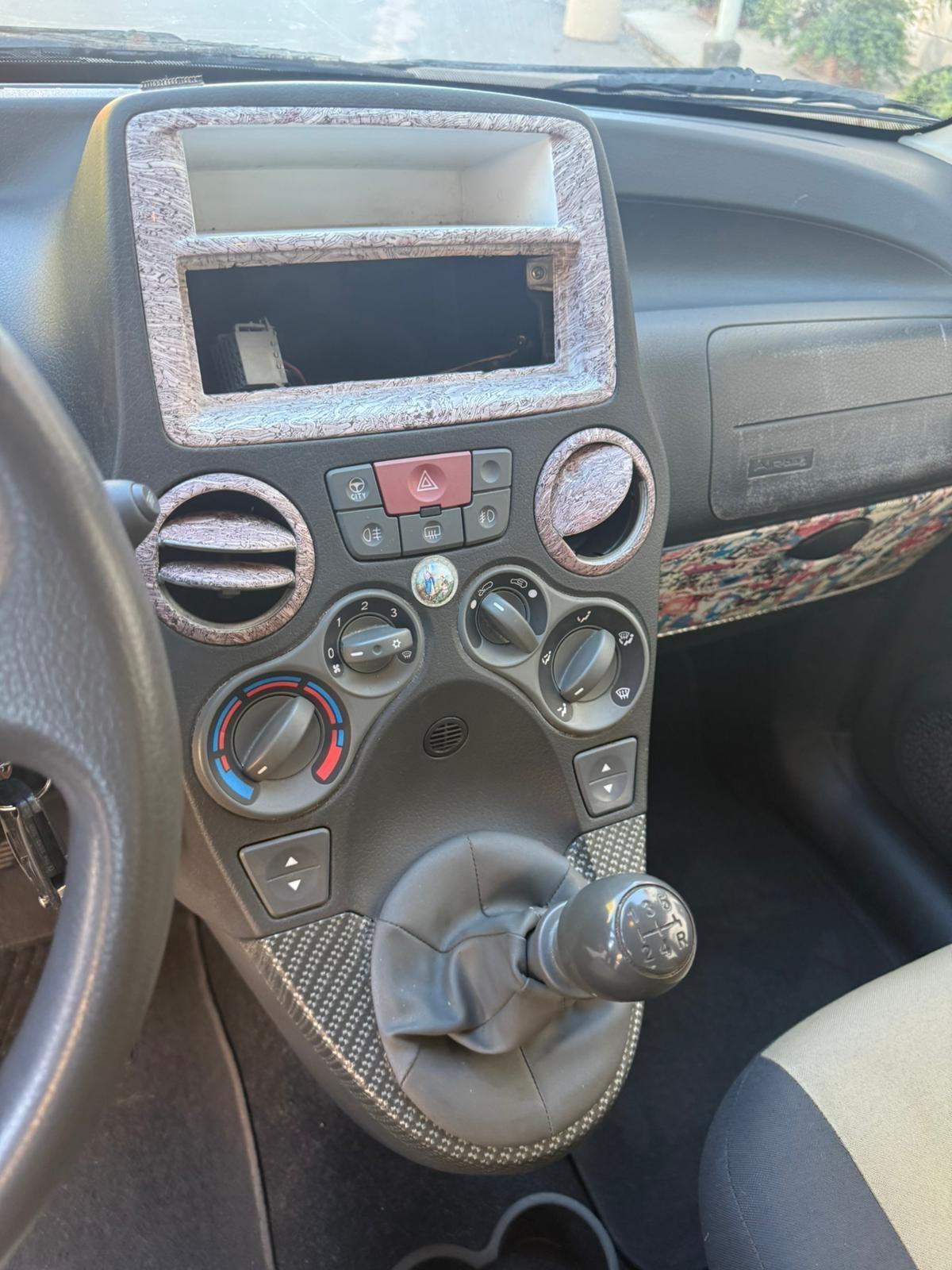 FIAT PANDA 1.2 BENZINA NEOPATENTATI