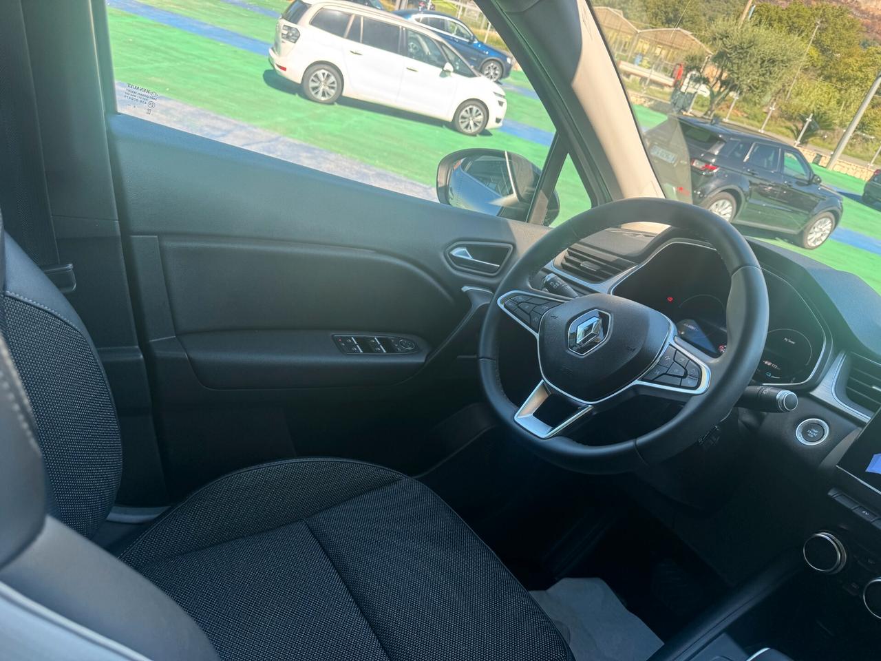 Renault Captur Plug-in Hybrid E-Tech 160 CV Initiale Paris