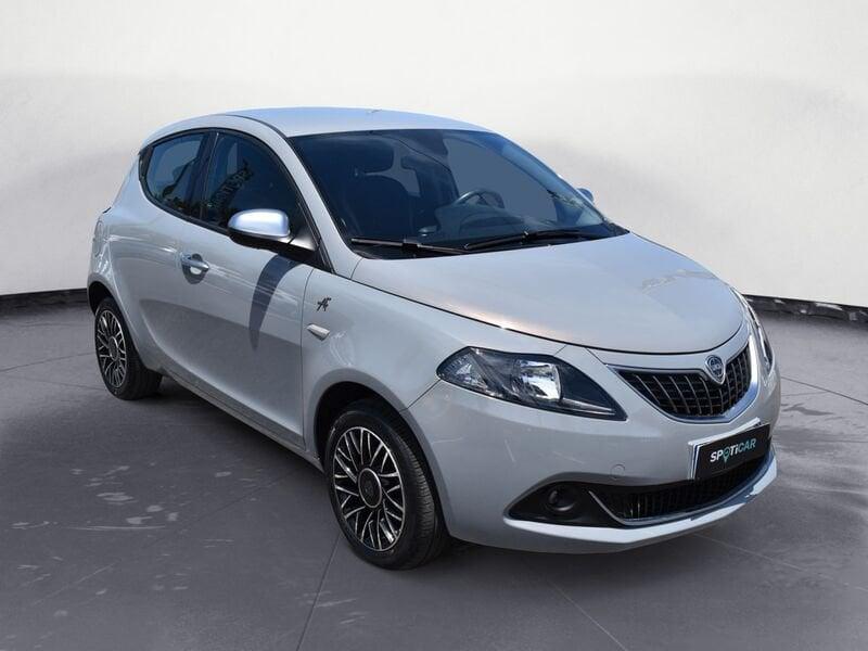 Lancia Ypsilon 1.0 FireFly 70cv Hybrid ALBERTA FERRETTI
