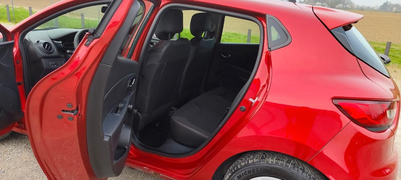 Renault Clio 1.2 75CV 5 porte Costume National