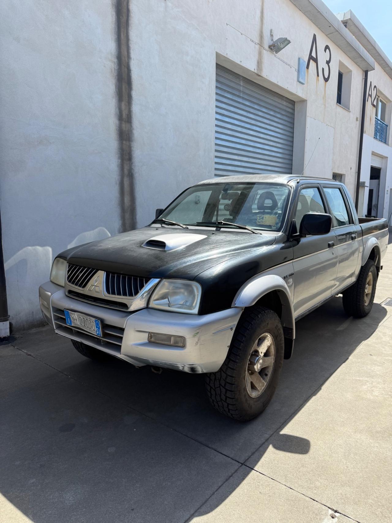 Mitsubishi L200 2.5 TDI 4WD Club Cab Pick-up GLS