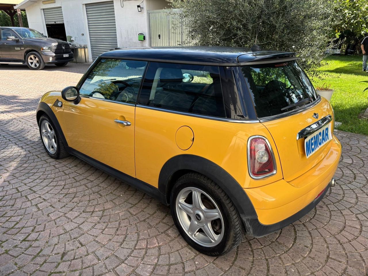 Mini Cooper 1.6 D BELLISSIMA INTROVABILE GIALLA IDONEA PER NEOPATENTATI. PERMUTABILE