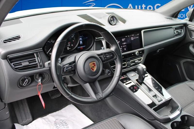 PORSCHE Macan 2.0 T