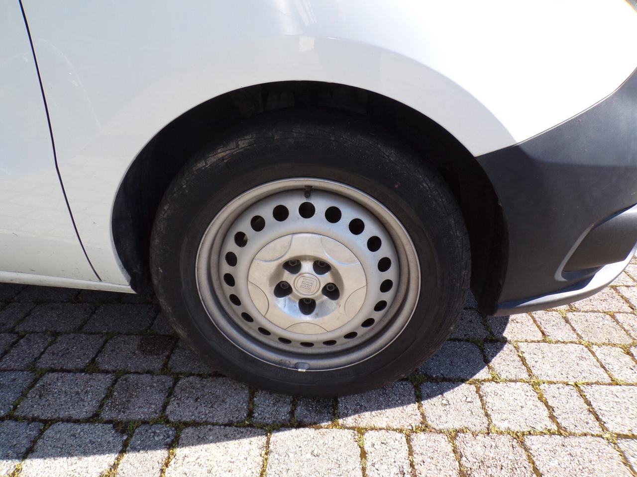 FIAT DOBLO' HOTOMOBIL RONIN XL MANSARDATO DEL 2023 GARANZIA 12 MESI