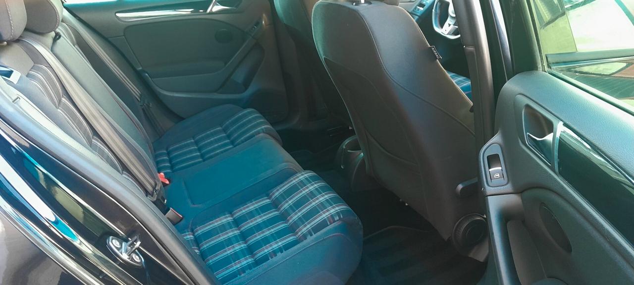 Volkswagen Golf GTI 2.0 TSI 5p.