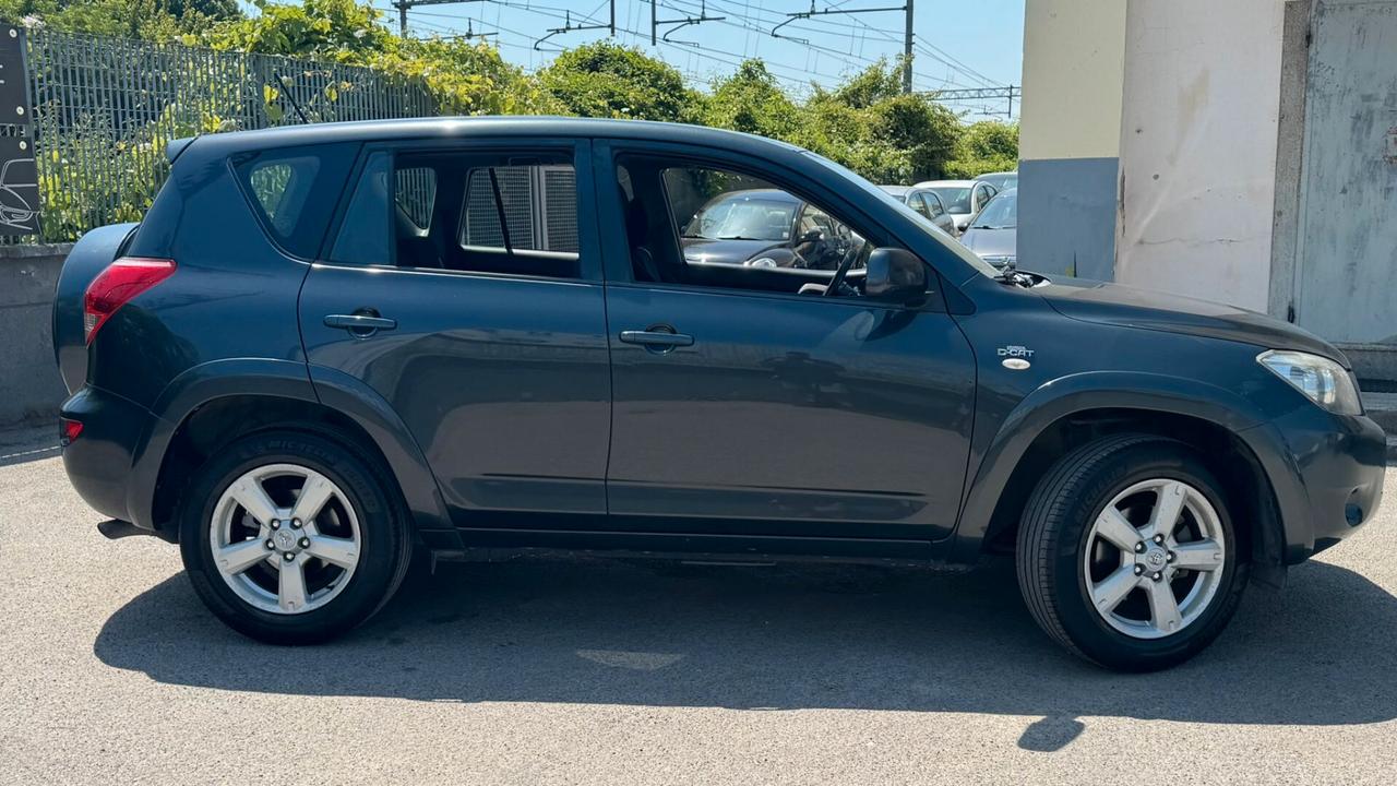 Toyota RAV 4 RAV4 2.2 D-4D 136 CV Sol