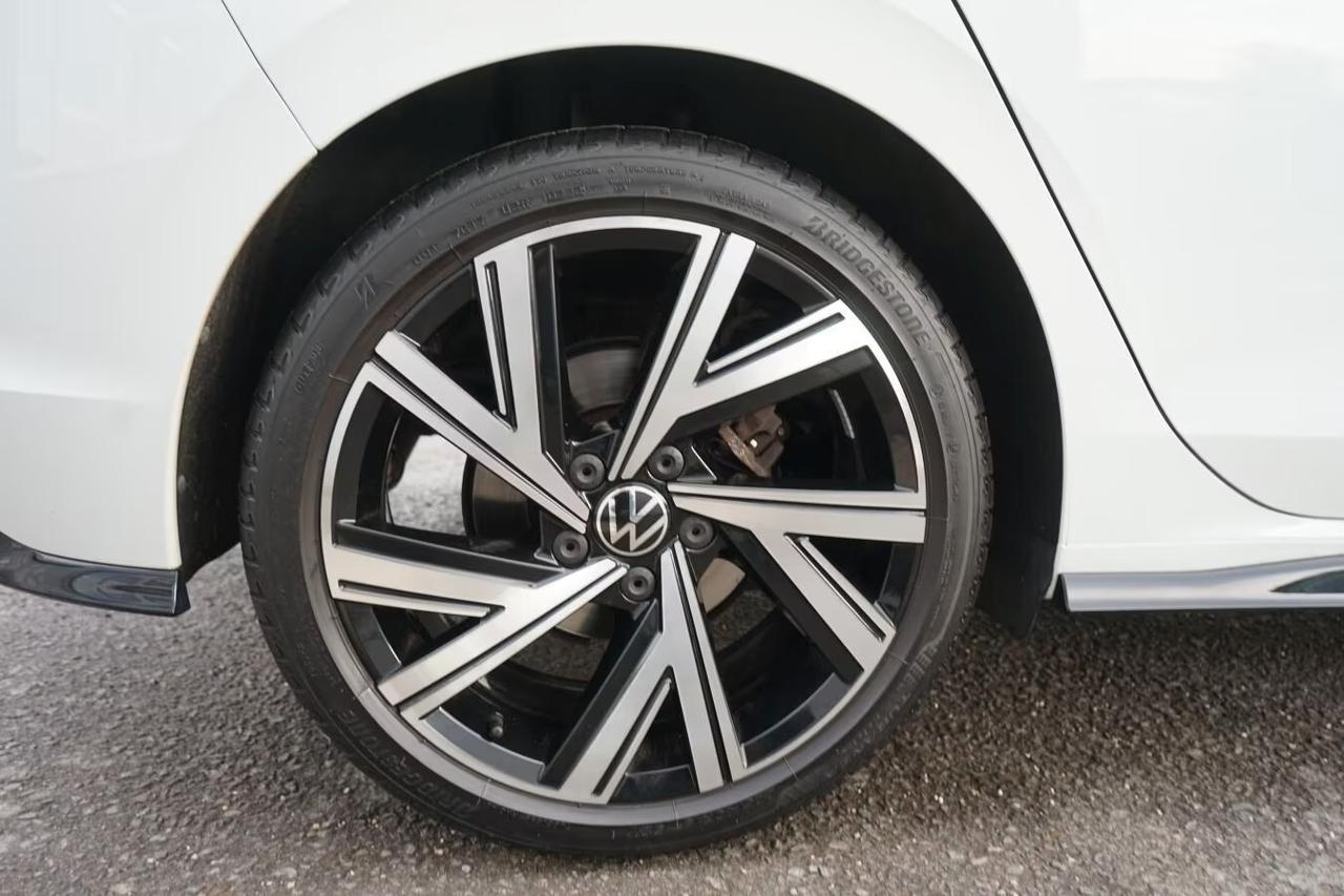 Volkswagen Golf 1.5 TSI R-Line