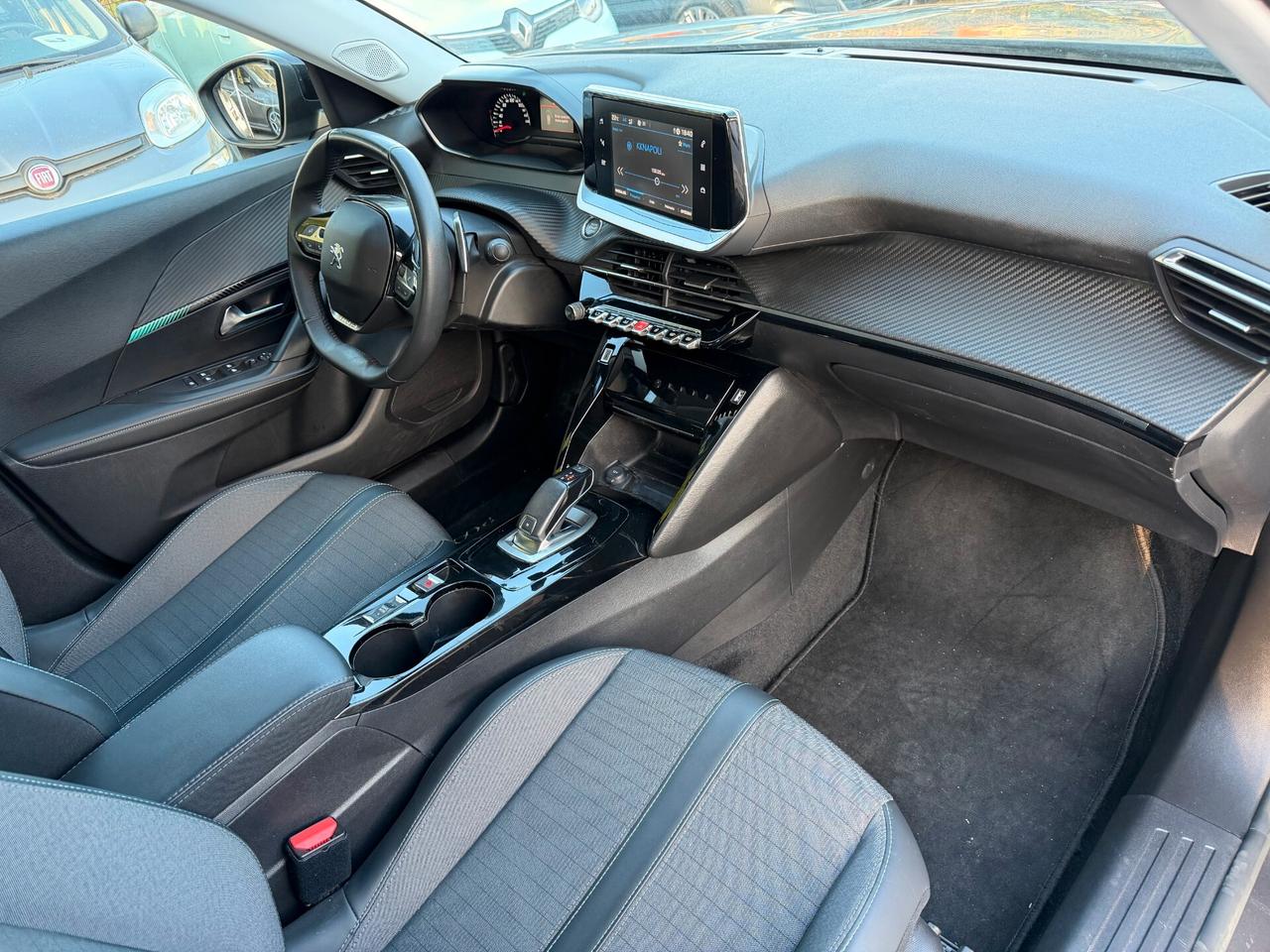 Peugeot 2008 BlueHDi 130 S&S EAT8 Allure Pack 2022