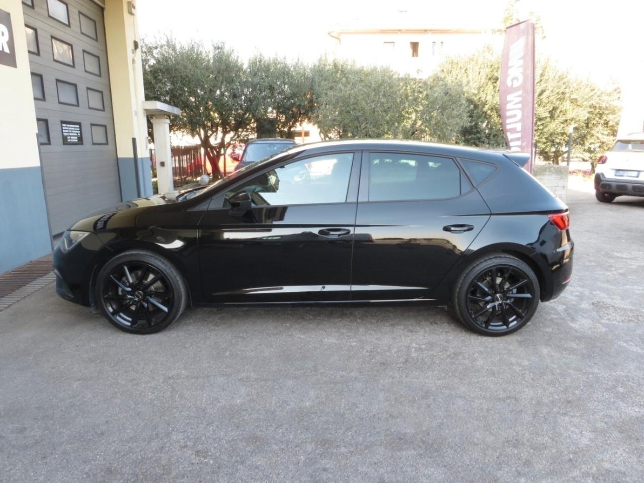 Seat Leon 2.0tdi FR 150cv dsg. full led/doppi sensori/retrocamera/keyless/android/carplay