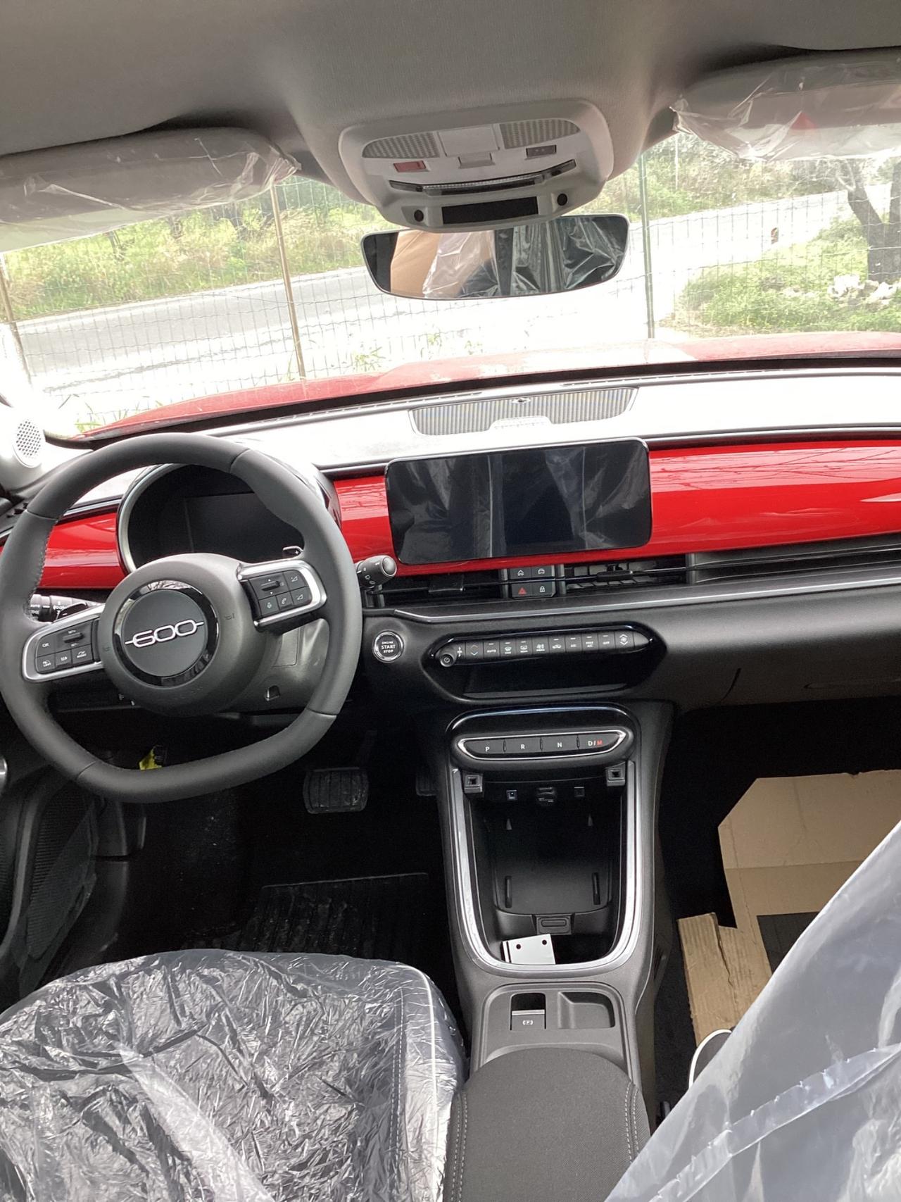 Fiat 600 Hybrid 110 CV DCT MHEV Business