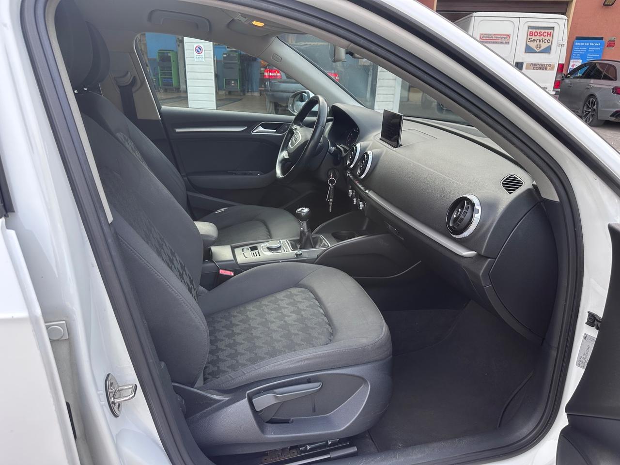 Audi A3 SPB 1.6 TDI clean diesel Ambition