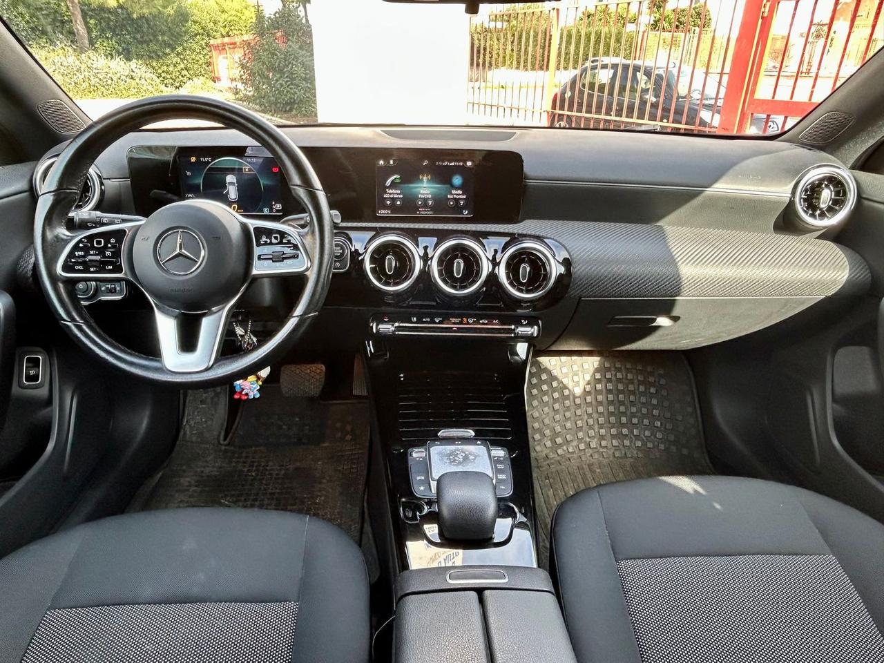 Mercedes-Benz CLA 180 D Business #8926