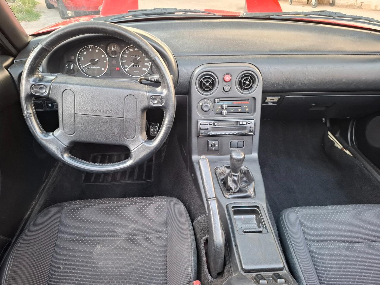 Mazda MX-5 1.8i 16V cat