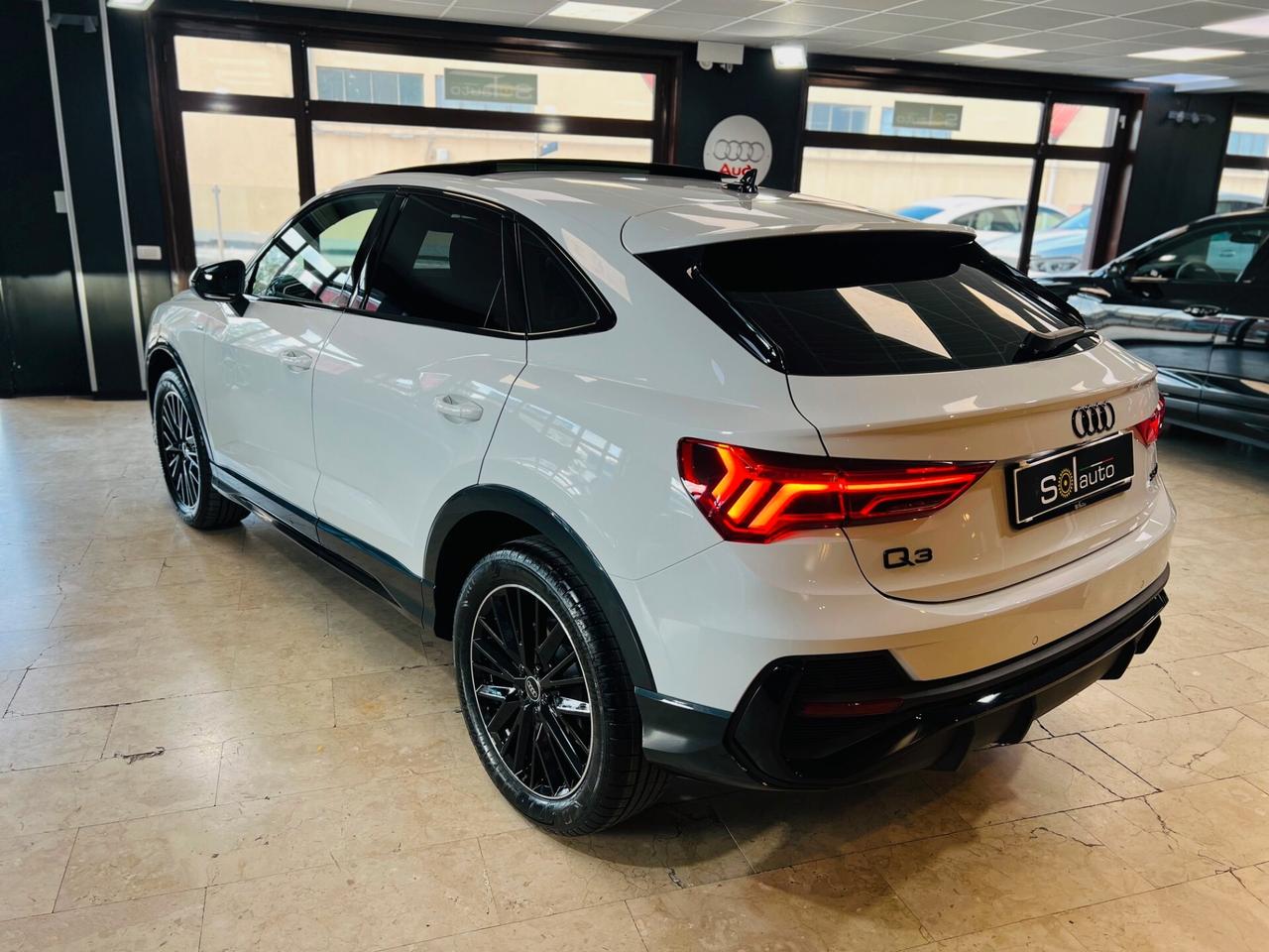 Audi Q3 Sportback  35 2.0 tdi S line edition KM 0