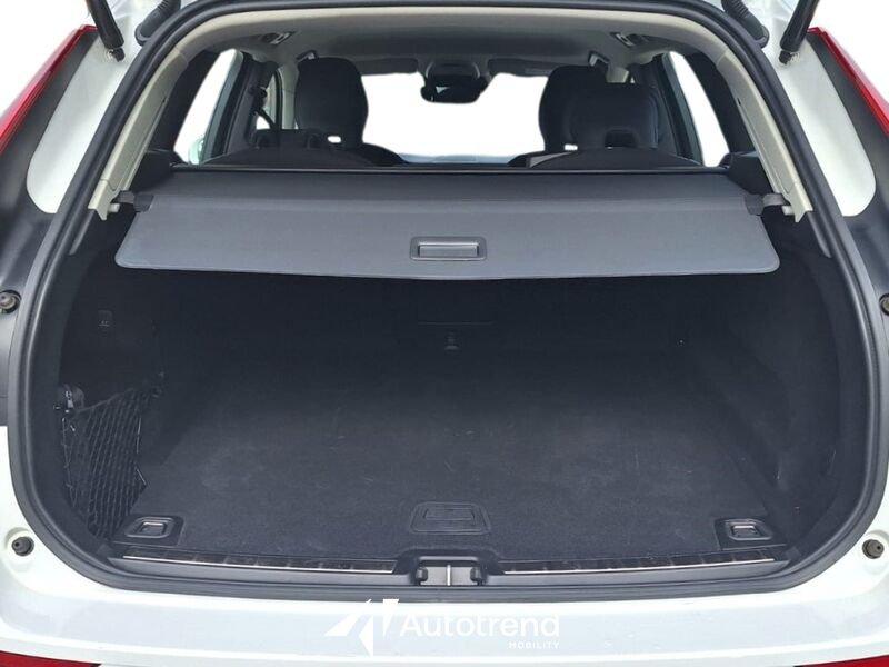 Volvo XC60 B4 197+14 CV Automatica Mild Hybrid Momentum Pro