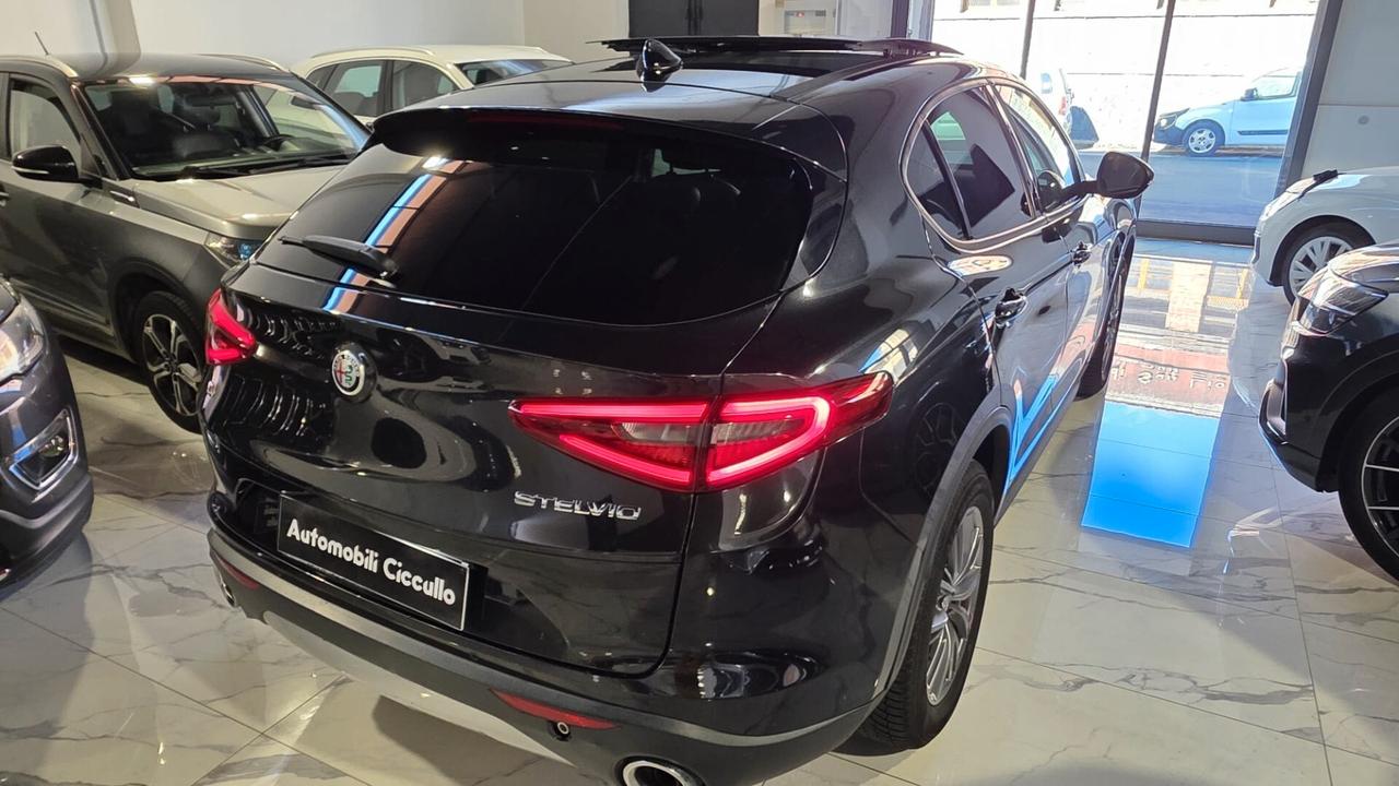 Alfa Romeo Stelvio 2.2 Turbodiesel 210 CV AT8 Q4 Executive