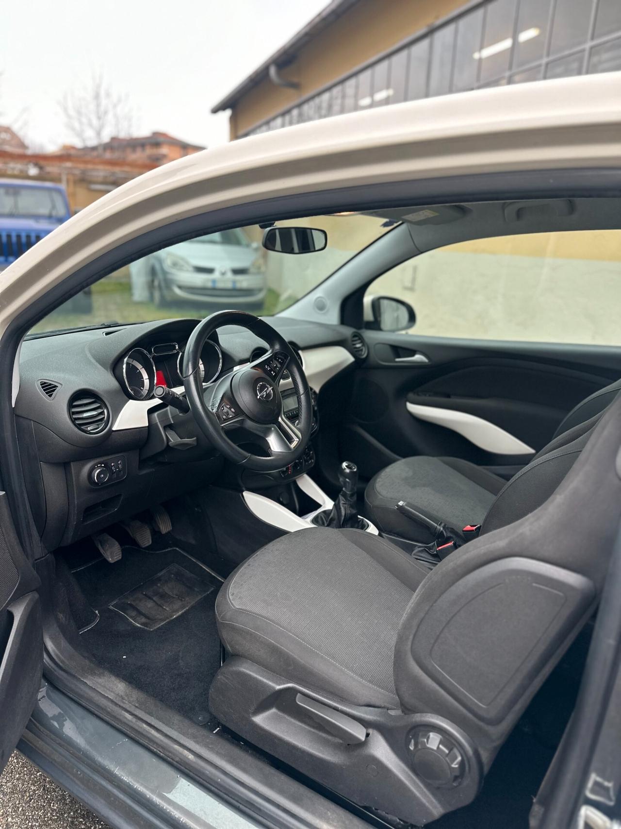 Opel Adam 1.2 70 CV White/Black Link