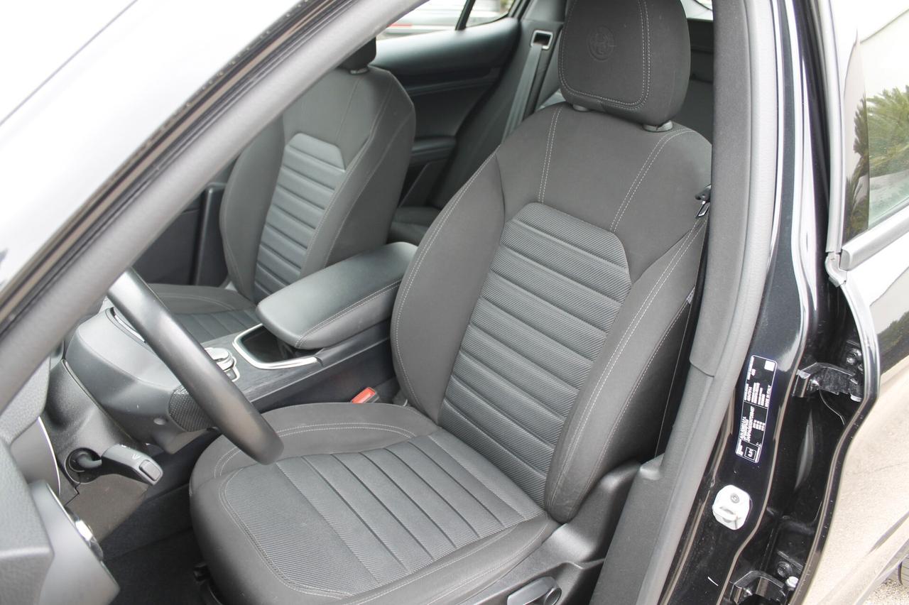Alfa Romeo Stelvio 2.2 Turbodiesel 160 CV AT8 RWD Business