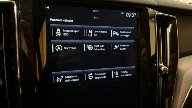 VOLVO XC60 B4 (d) AWD Geartronic Business Plus- PERFETTA