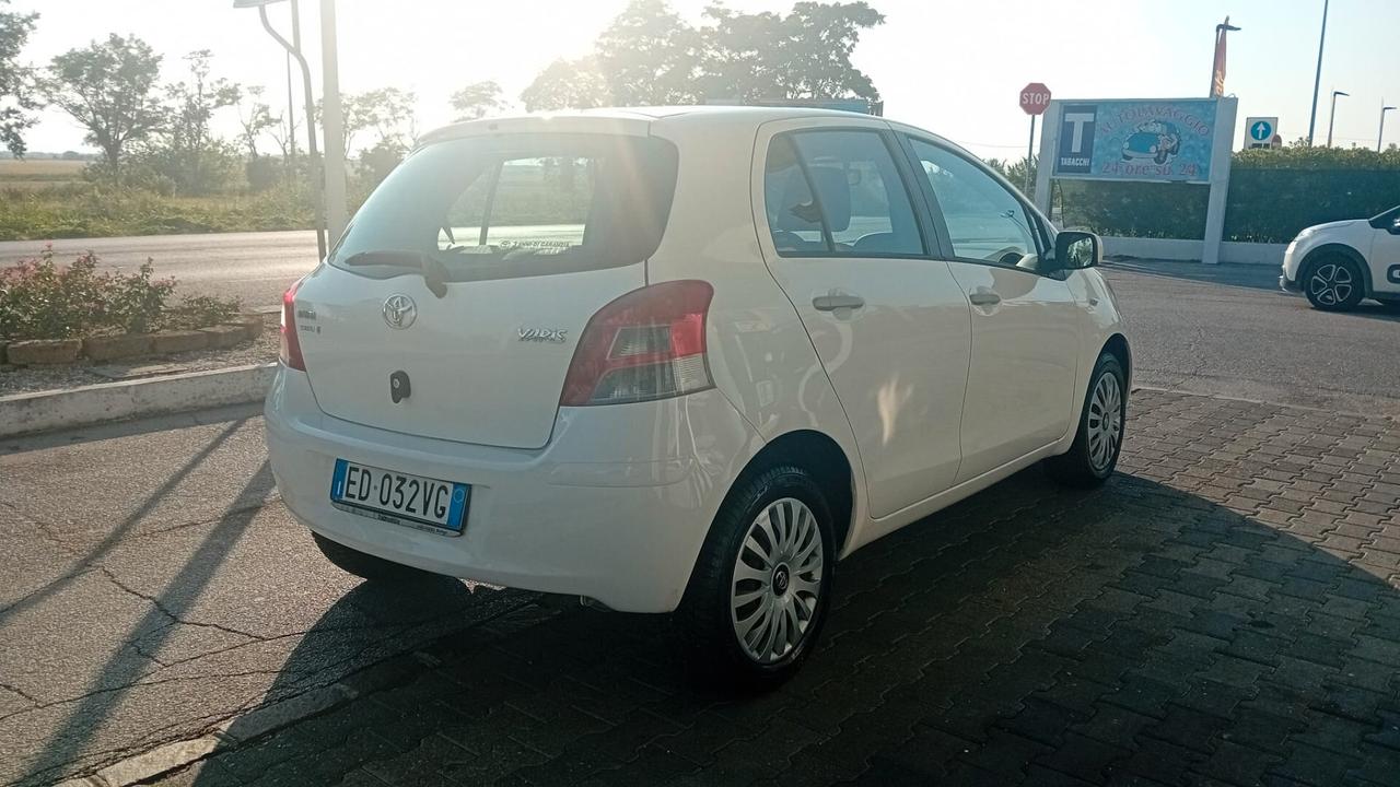 Toyota Yaris 1.0 5 porte Sol