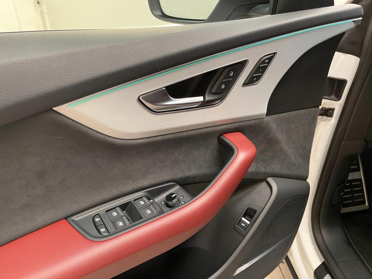 Audi Q8 SQ8 4.0 TFSI 507cv quattro Tiptronic-LEGGI SOTTO