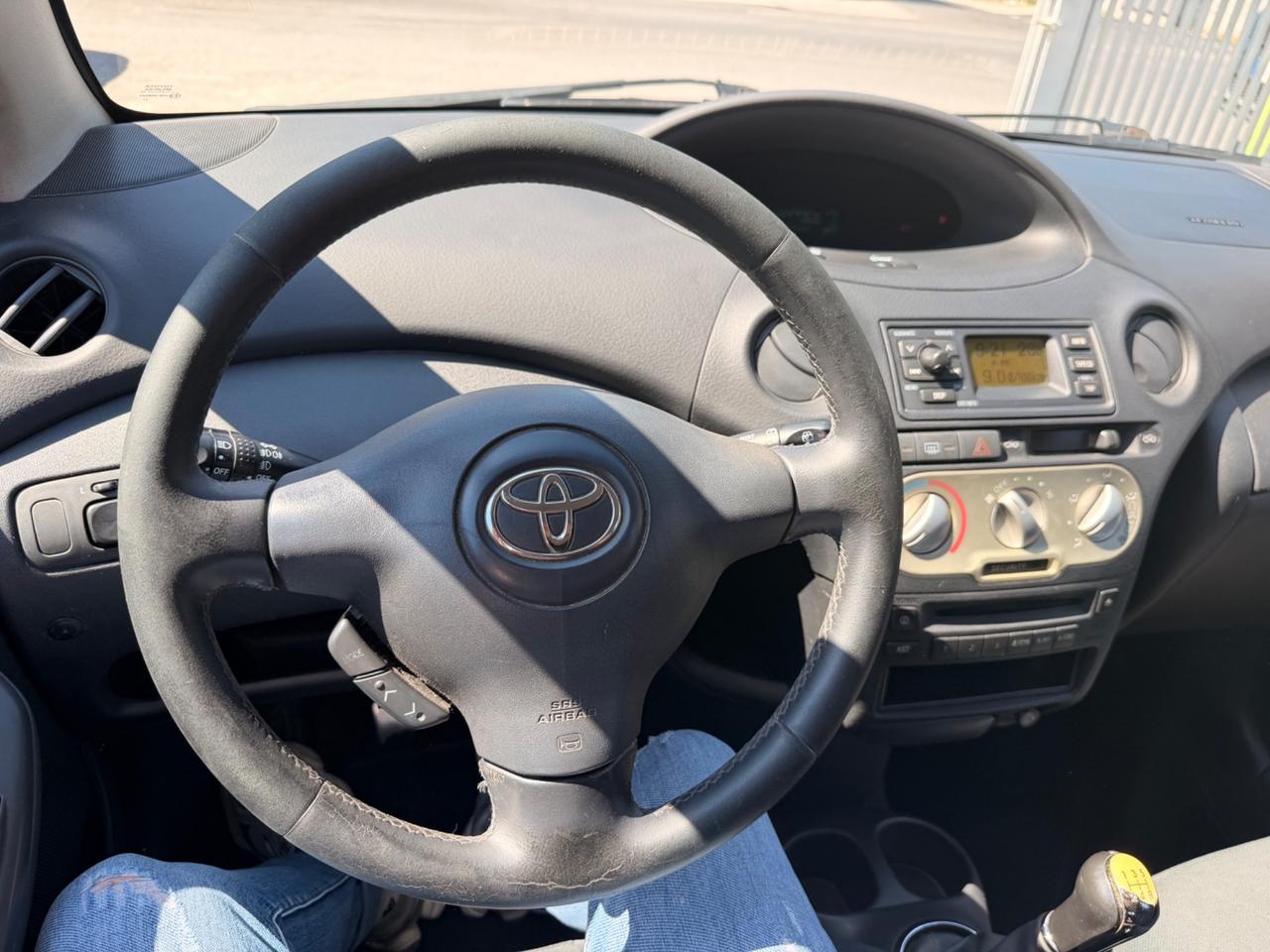 Toyota Yaris 1.3 BENZ/GPL 12/2003