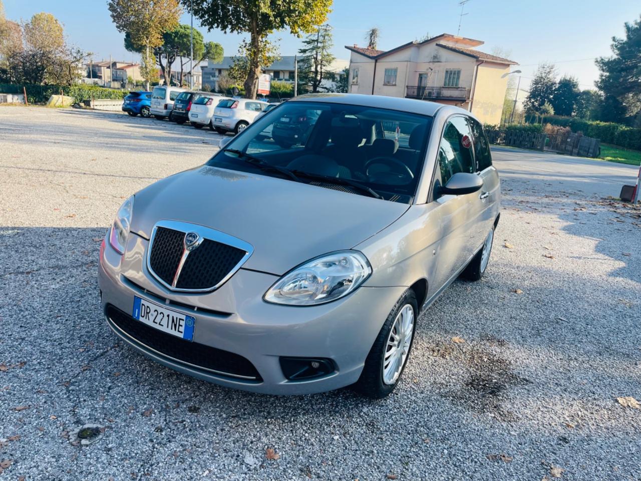 Lancia Ypsilon 1.2 111.000km!!! Ok Neopatentati