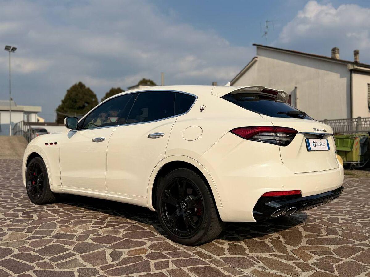 Maserati Levante 3.0 V6 Modena 350cv auto
