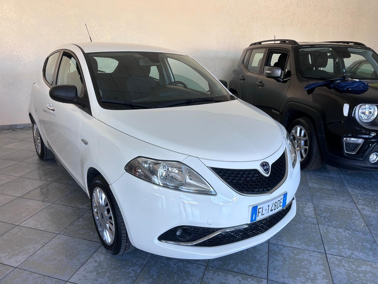 Lancia Ypsilon 1.2 69 CV 5 porte GPL Ecochic Silver