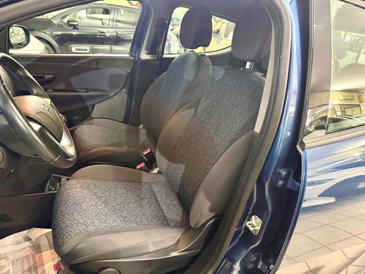 Lancia Ypsilon 1.0 FireFly 5 porte S&S Hybrid Gold